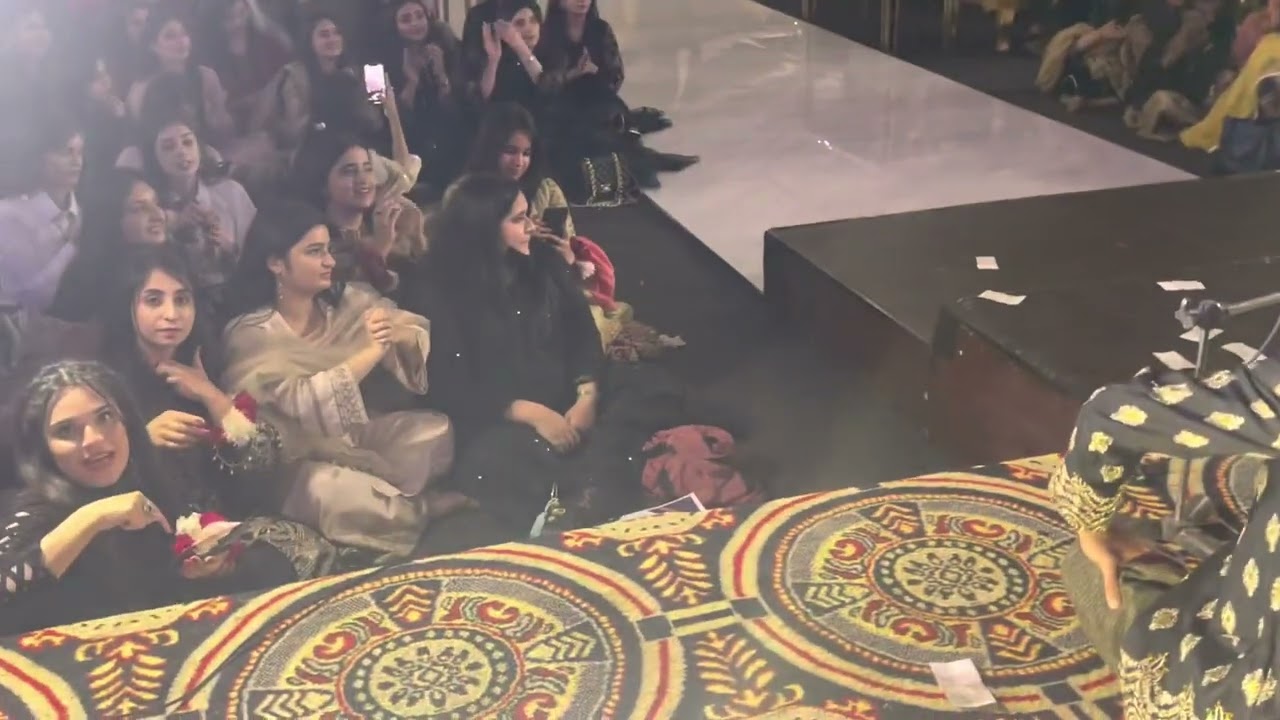 Kali kali zulfon ke phande by junaid Bashir  and Jamshaid Bashir