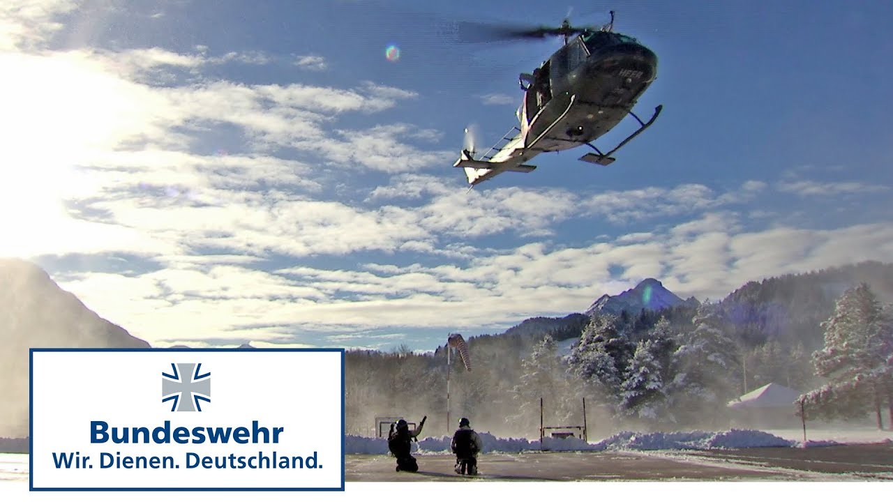 Bergretter &uuml;ben mit dem Hubschrauber - Bundeswehr