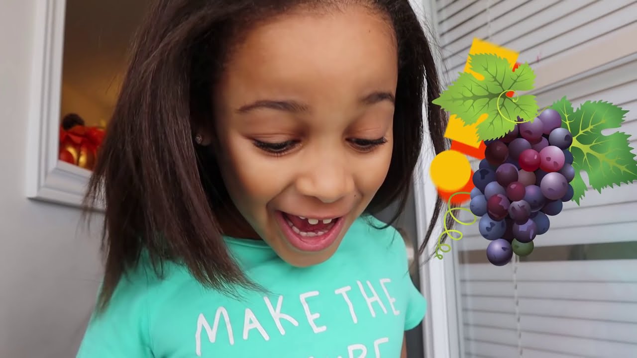 Magic Grapes Turn Our Faces Purple and Green | FamousTubeKIDS