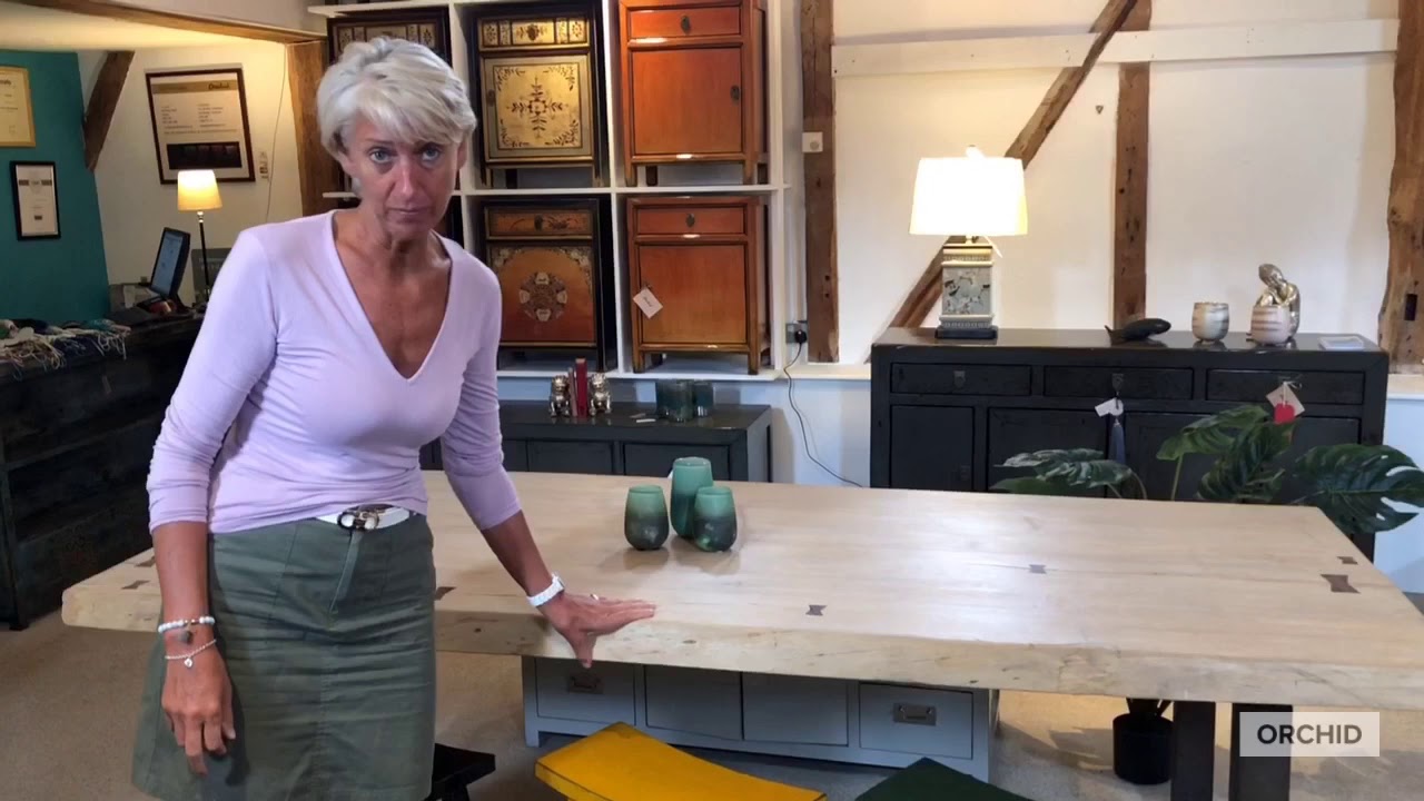 New Gao Blonde wood dining table