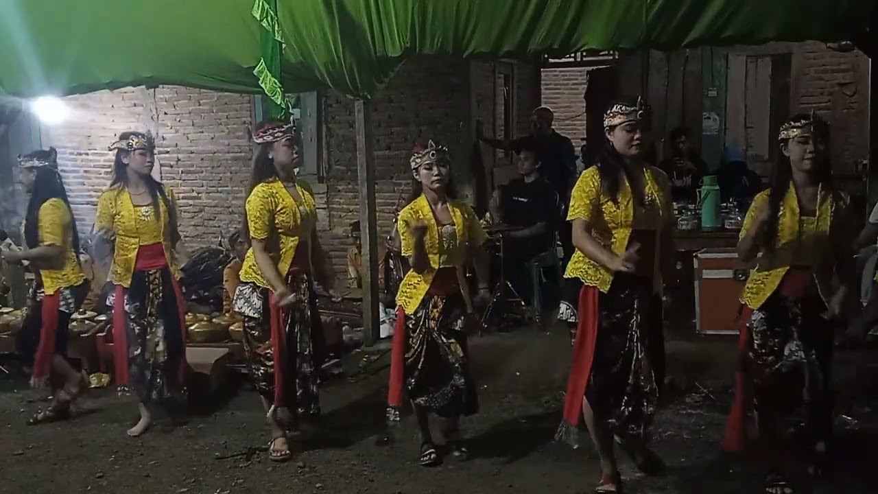Goyangan pengantin baru kuda kepang Krida giri tama kwali kebondalem bawang Banjarnegara 