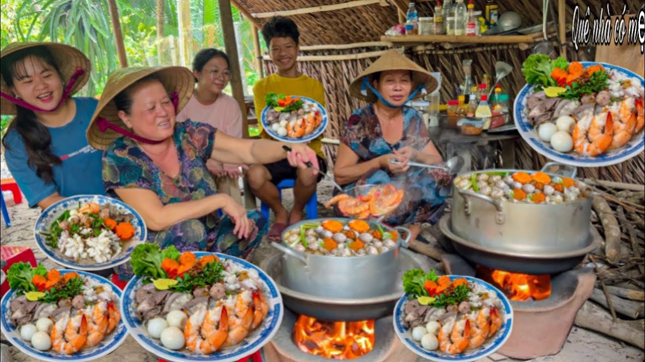 Hủ Tiếu Hải Sản Tôm Mực, Trứng Cút | Quán Ăn Sáng Của Mẹ Ngày Tựu Trường Ở Quê || Mom's restaurant