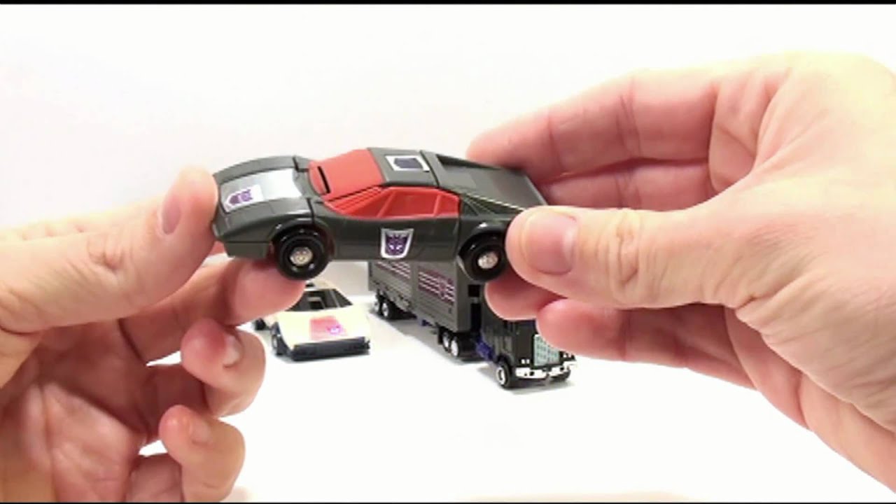 Video Review of Transformers G1 Stunticons w/ Menasor (KO Gift box version)