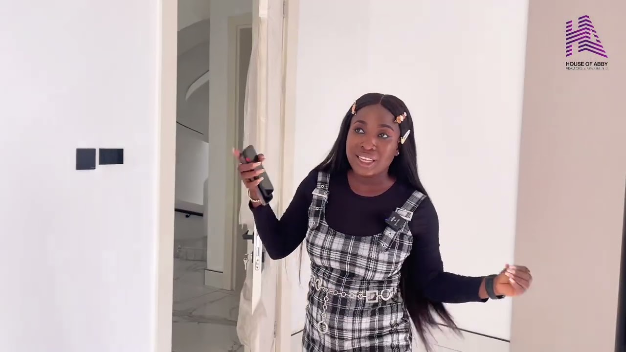 LUXURY 6 BEDROOM FULLY DETACHED IN MEGAMOUND ESTATE LEKKI LAGOS