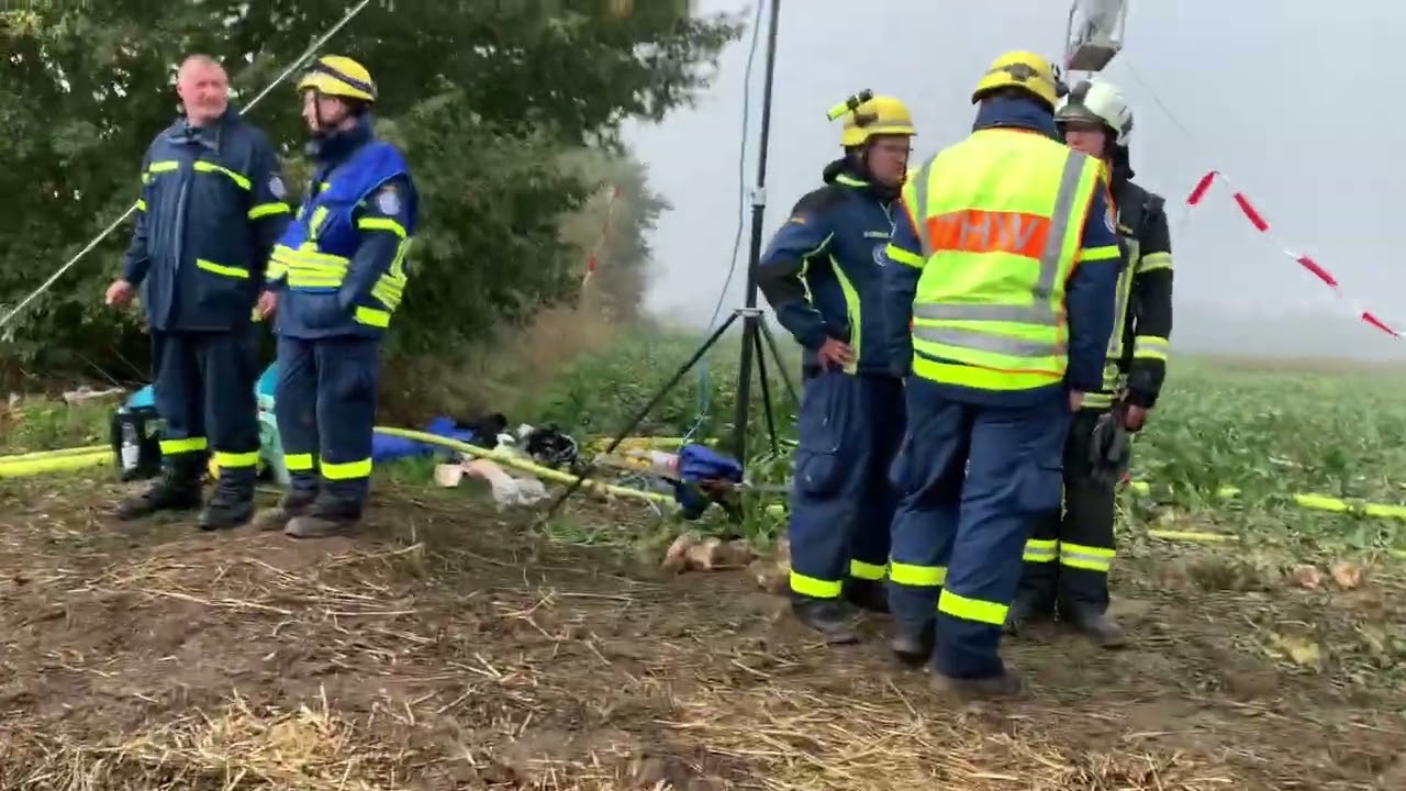 Feuerwehr und THW bei der Brandbekämpfung: 2. Bauernhof-Großbrand in Rinteln-Möllenbeck