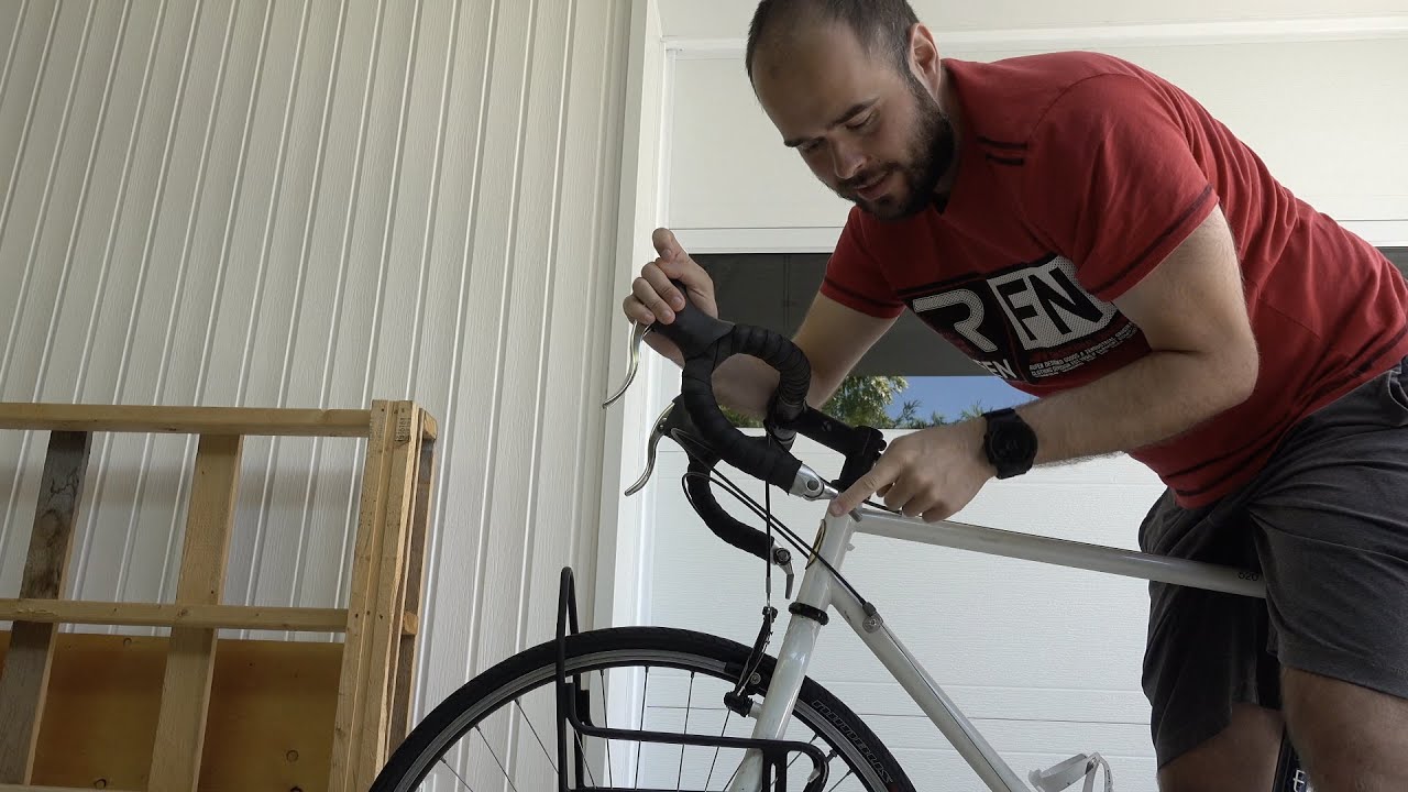 Pourquoi certain vélo on les leviers de vitesse au bout des cornes