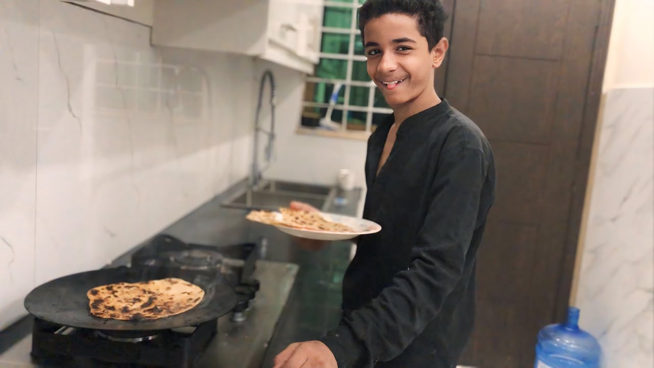  Muzammil Making Roti 🫓 Muzammil Ne Roti Bana Di 😲😜