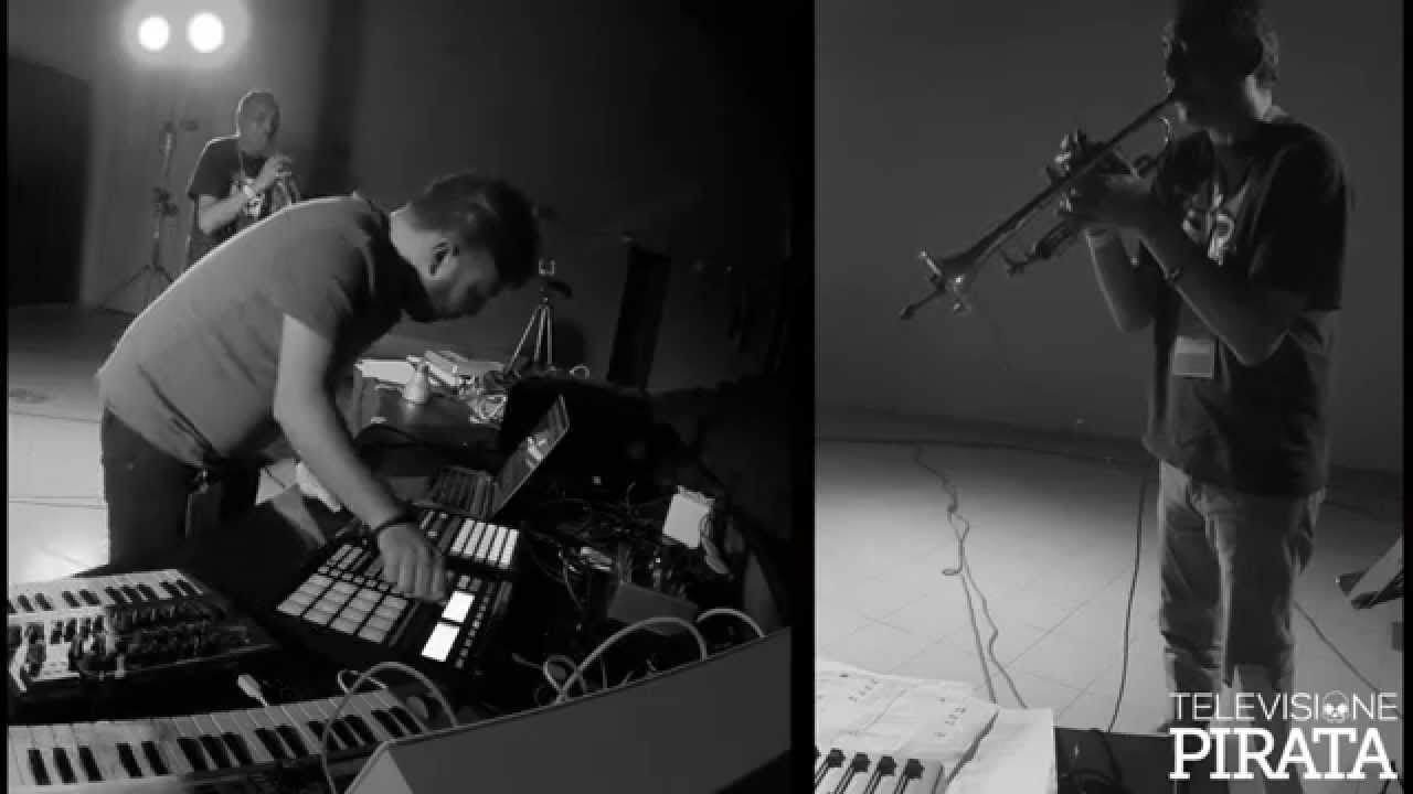 Saffronkeira + Mario Massa LIVE - Cause And Effect -
