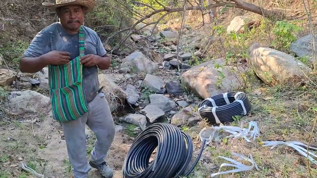 Asi se  complican las cosas en el campo 😞
