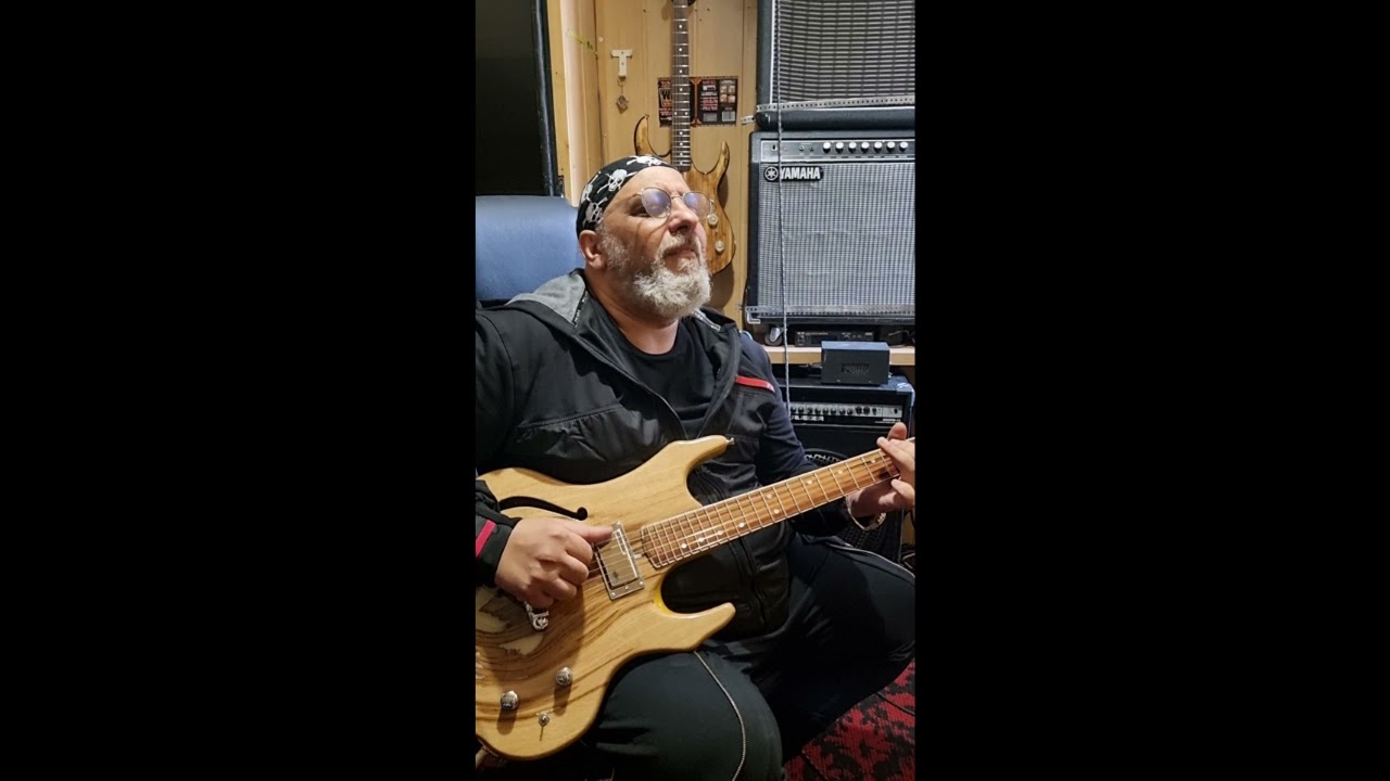 Derzelas Lyra Criman Guitar (played by Cristian Cretu)