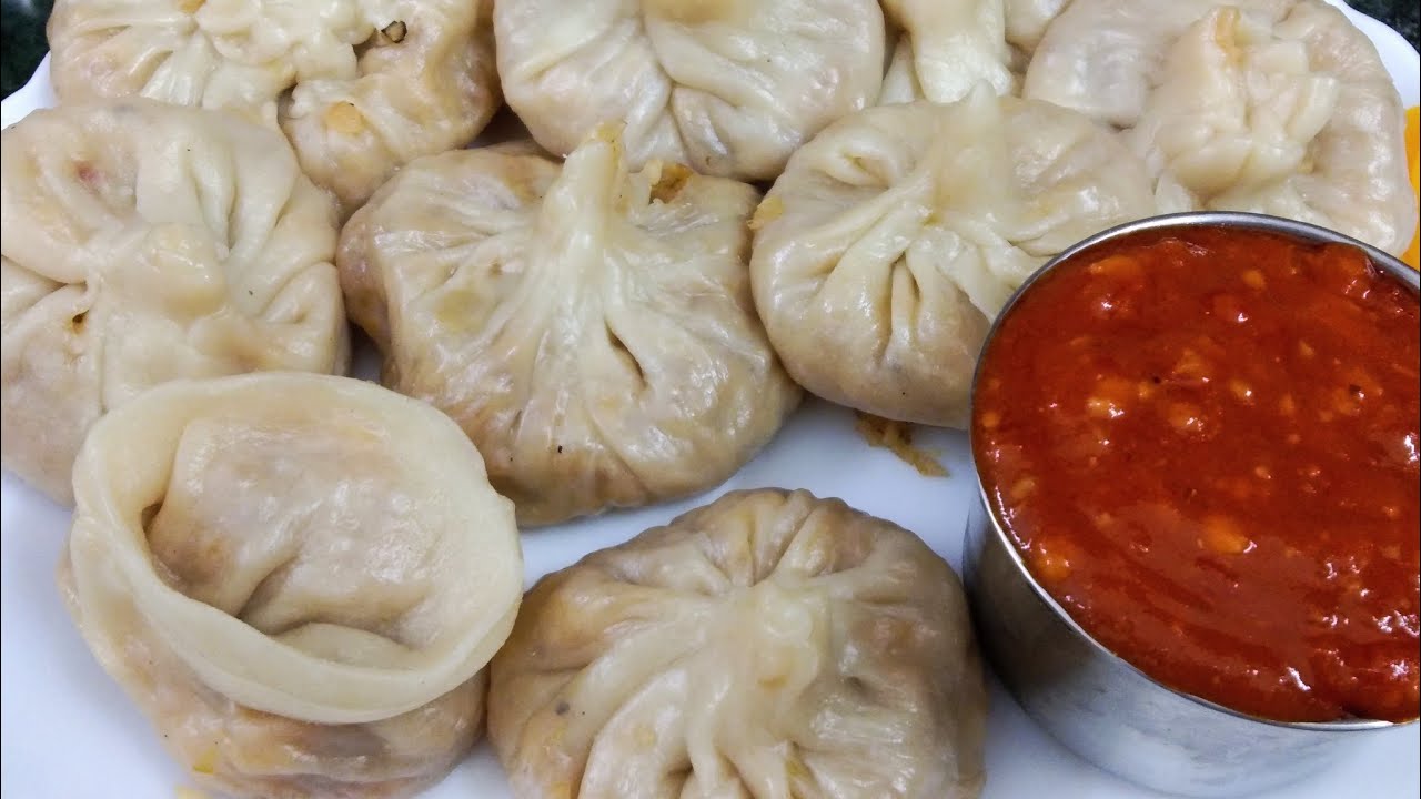 बिना स्टीमर वेज मोमोज और शहजवान चटनी बनाने की आसान विधी / how to make veg momos recipe with chatni