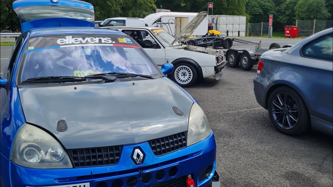 Cadwell Park, 25.6.23: Clio 172, Golf GTI and a Clio 182, A grizzly baguette