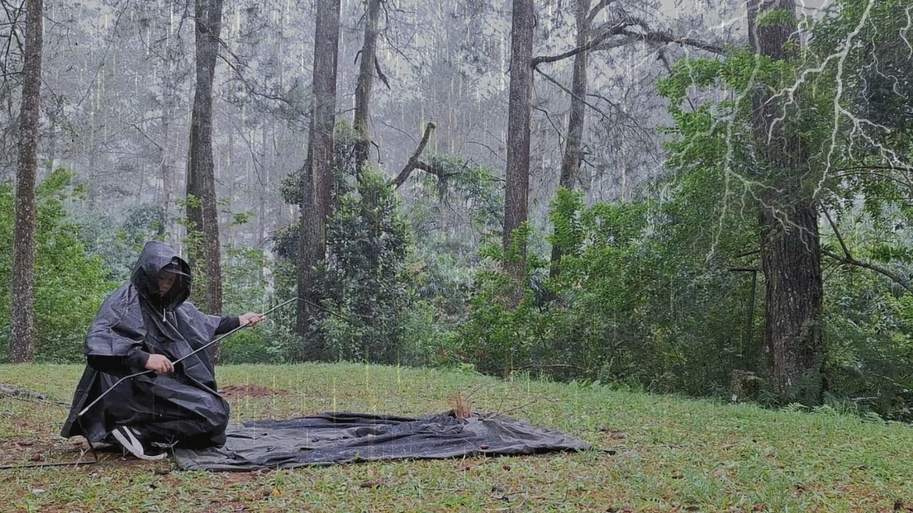 CAMPING IN HEAVY RAIN IN 3 DAYS!!CAMPING ALONE IN HEAVY RAIN AND LIGHTNING STORM-ASMR
