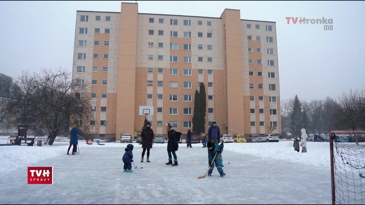 Vnútroblok sídliska v Banskej Bystrici sa premenil na klzisko
