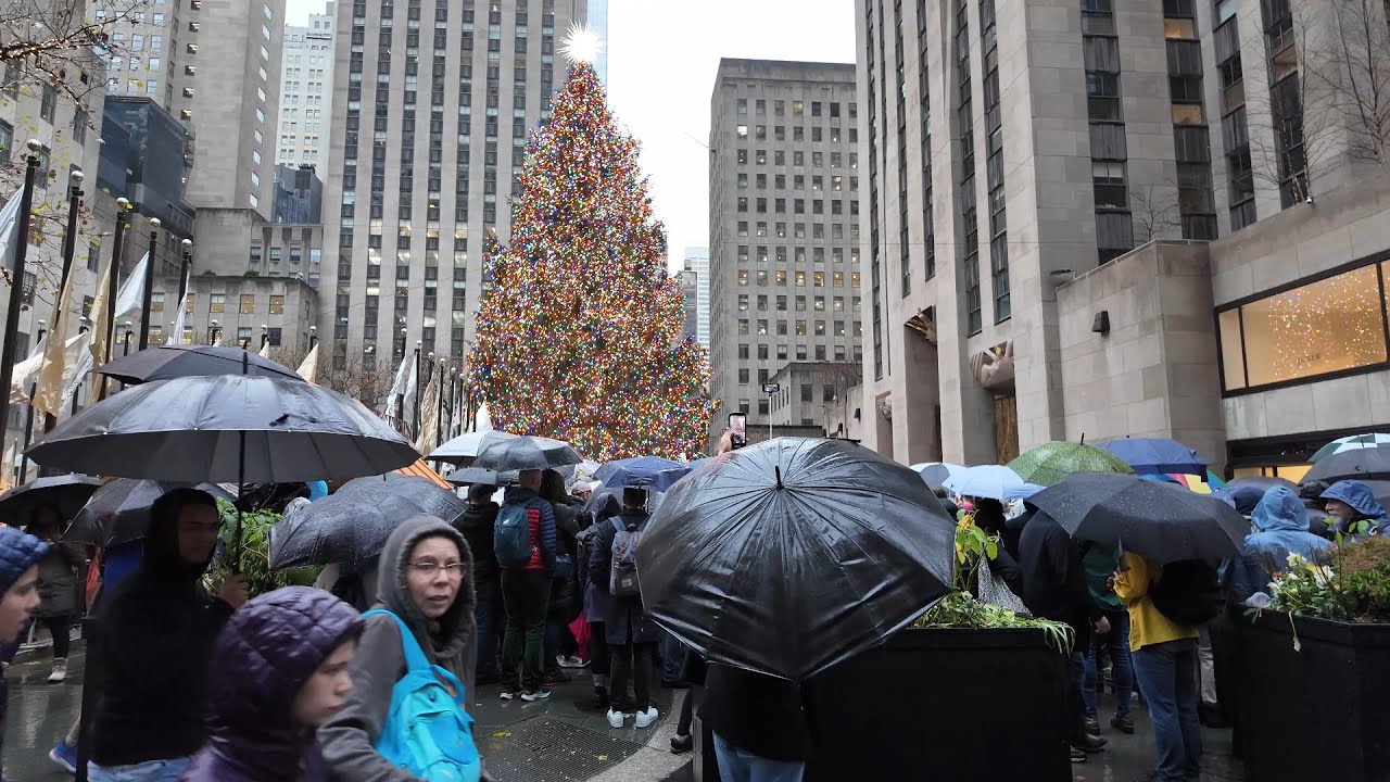 Rainy Walk in NYC Midtown Manhattan | 5th Avenue, Rockefeller Center, Bryant Park, Times Square