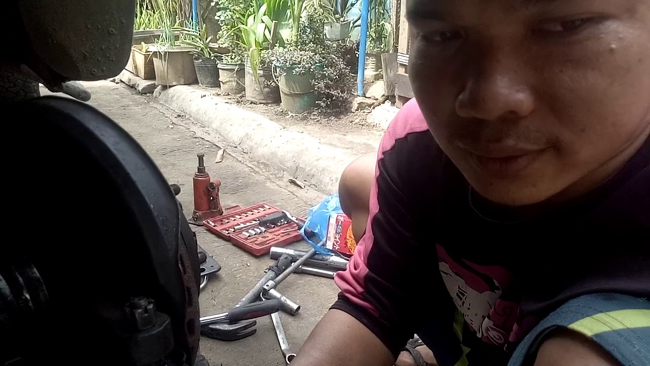 Install lower ball joint of Hyundae Galloper
