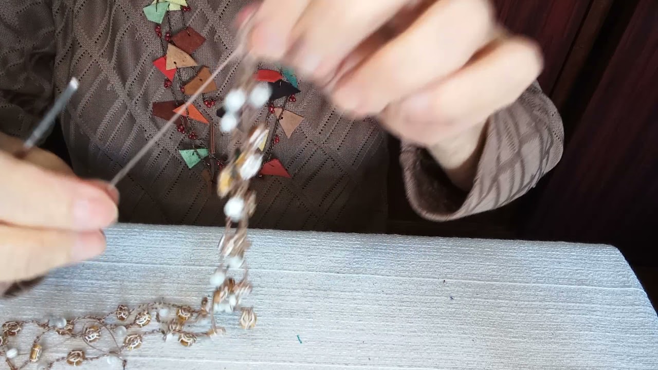 Colar em croch&ecirc; com contas