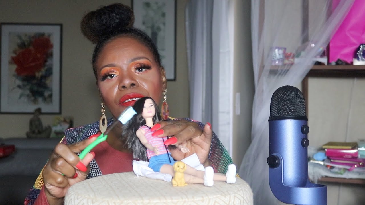DOING DOCTOR BARBIE HAIR (SALON) ASMR TRIDENT CHEWING GUM