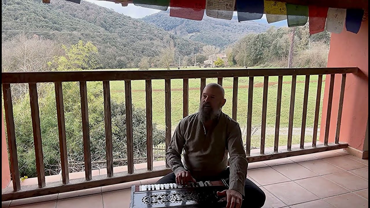 MANTRA: BHAJEHAM SHIVOHAM ~ Quim Altés (Namdev)