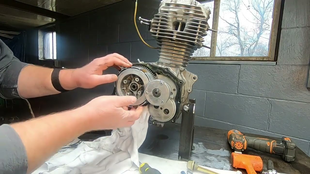 CL125 Stuck Clutch - Restoration Video #9
