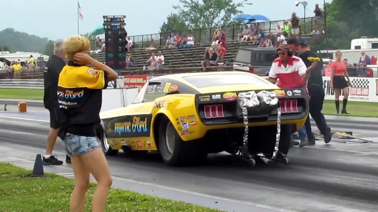 The Frantic Ford Funny Car in 2014