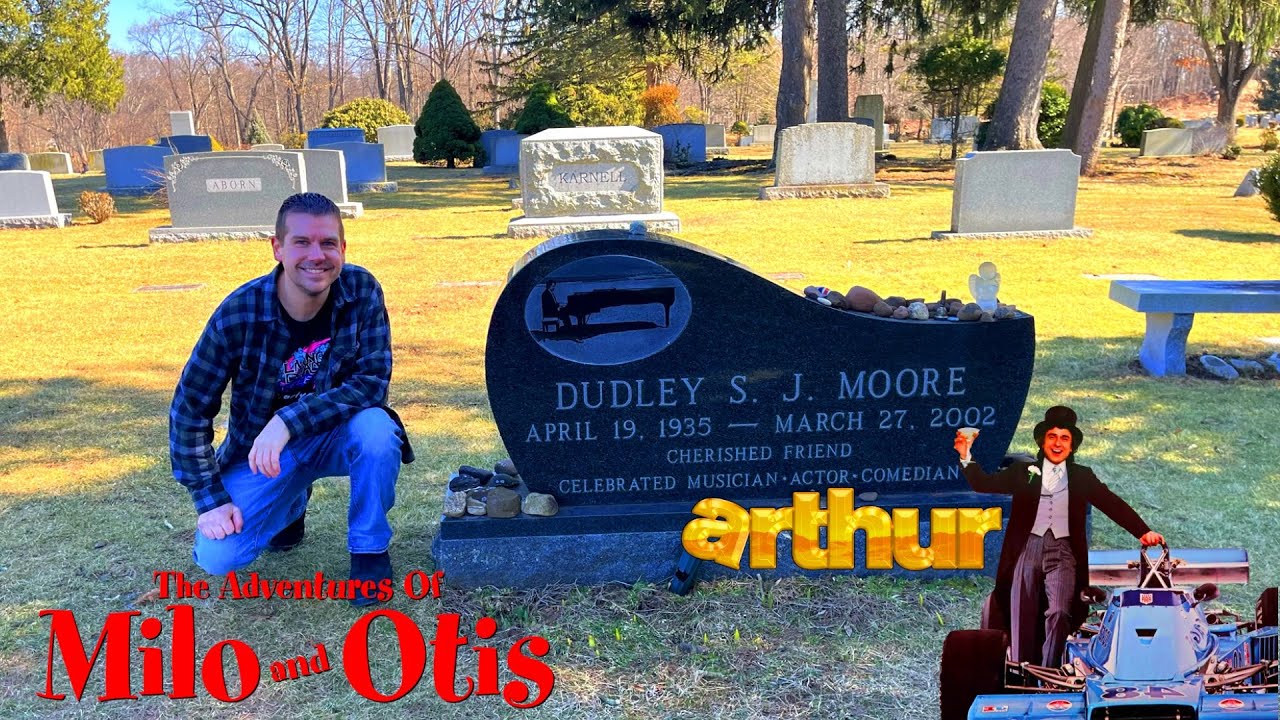 DUDLEY MOORE'S GRAVE