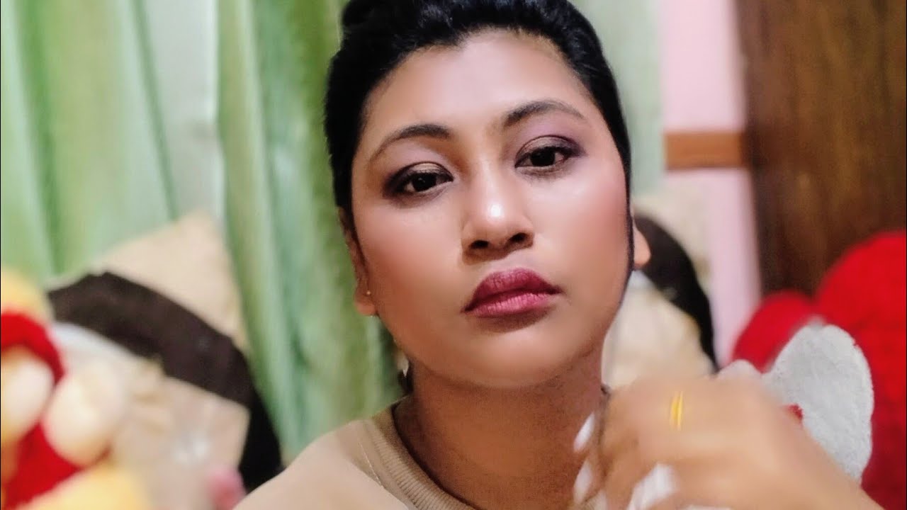 Night skin care routine applying  Alovera gel😀