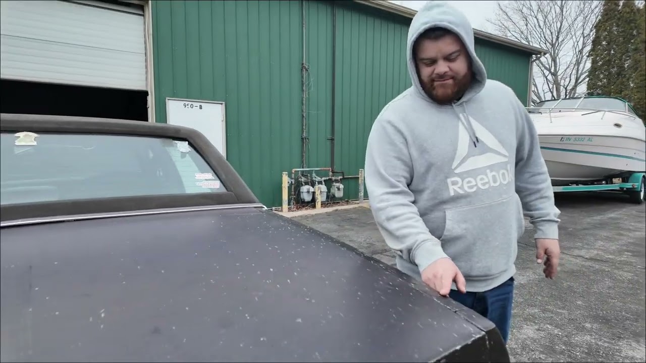 New car arrives and Ricardo is not to happy with it 