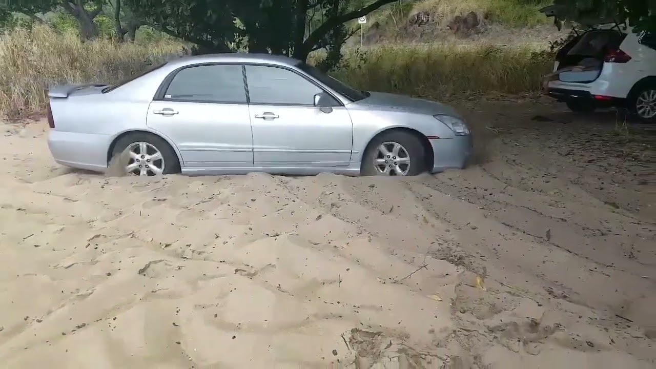 Mitsubishi Magna AWD Off Road Beach Sand Test