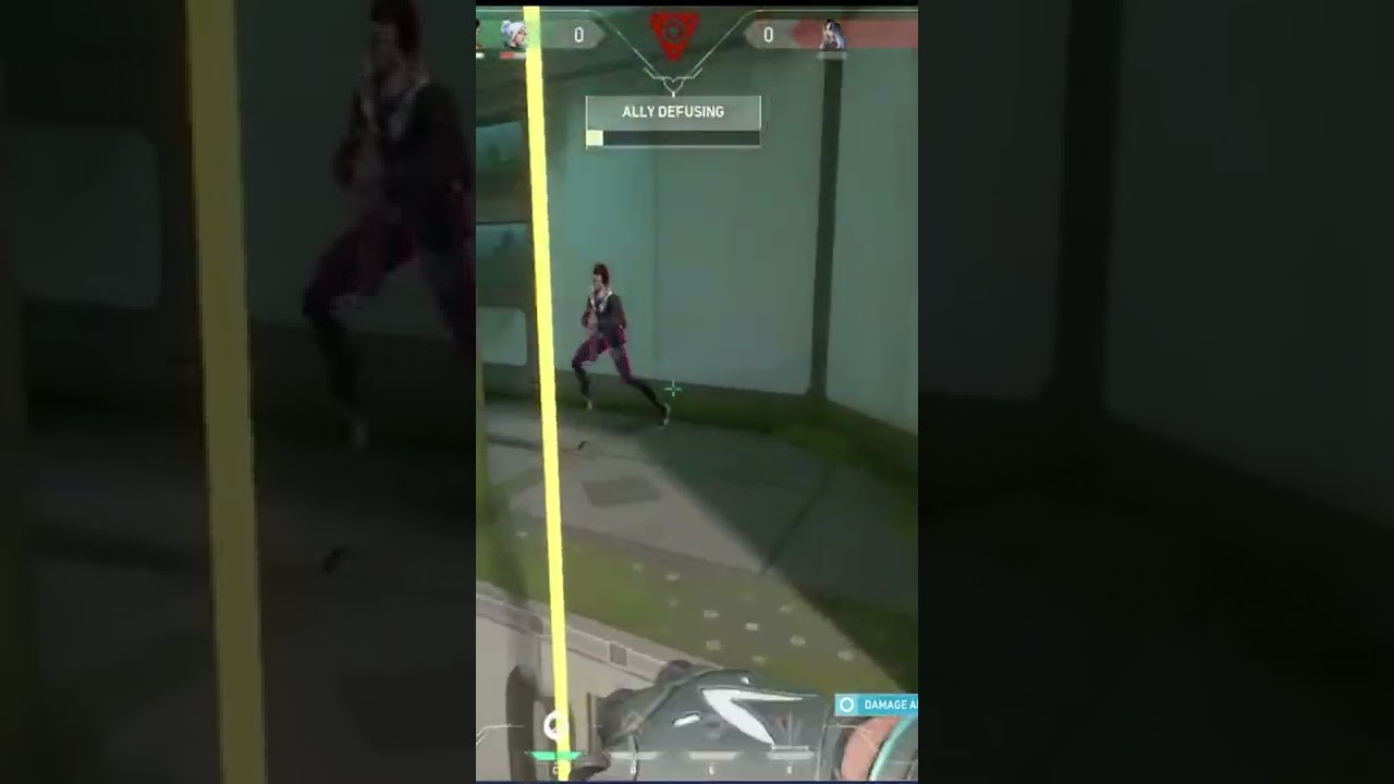 Valorant noob drops gun off the map and still clutches...