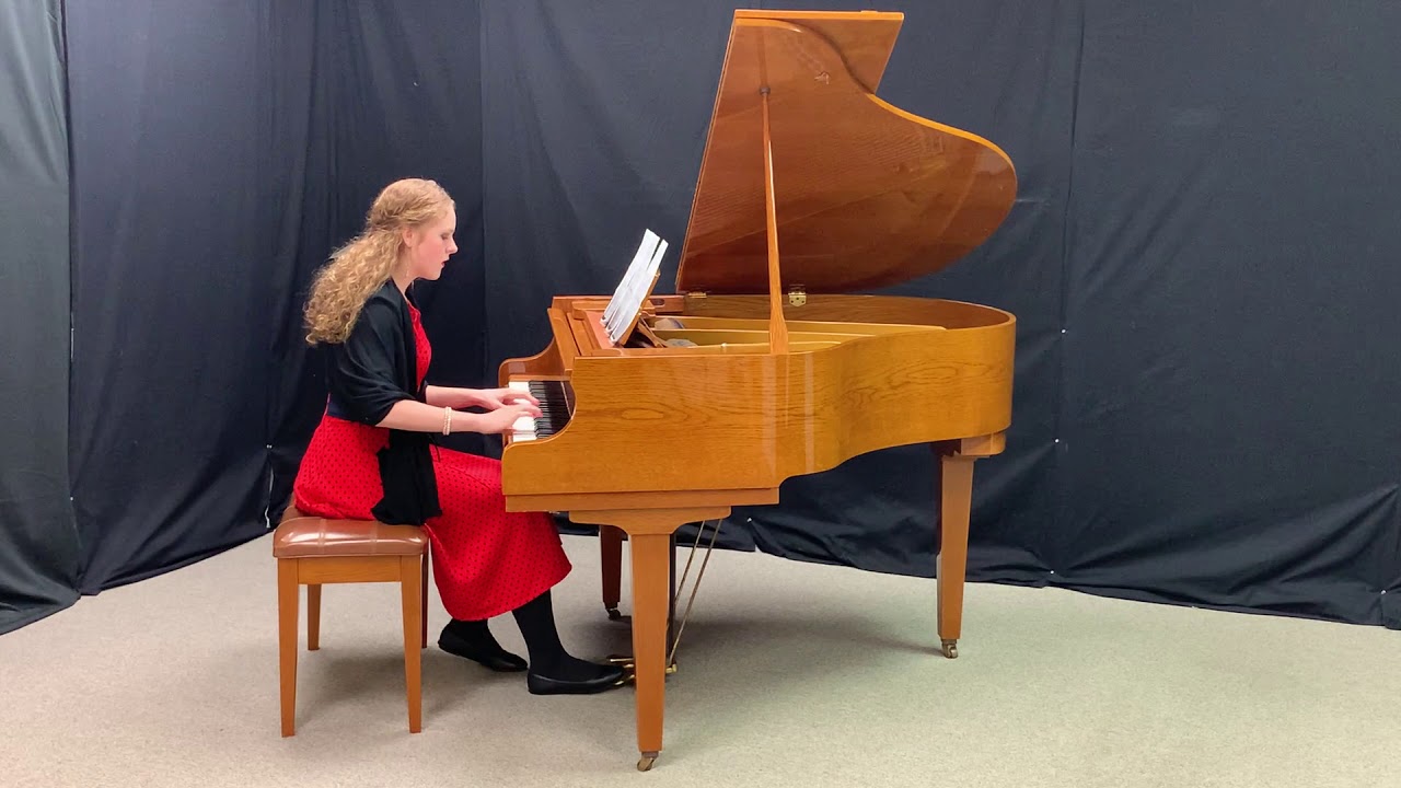 Giovanna Mercurio playing 
