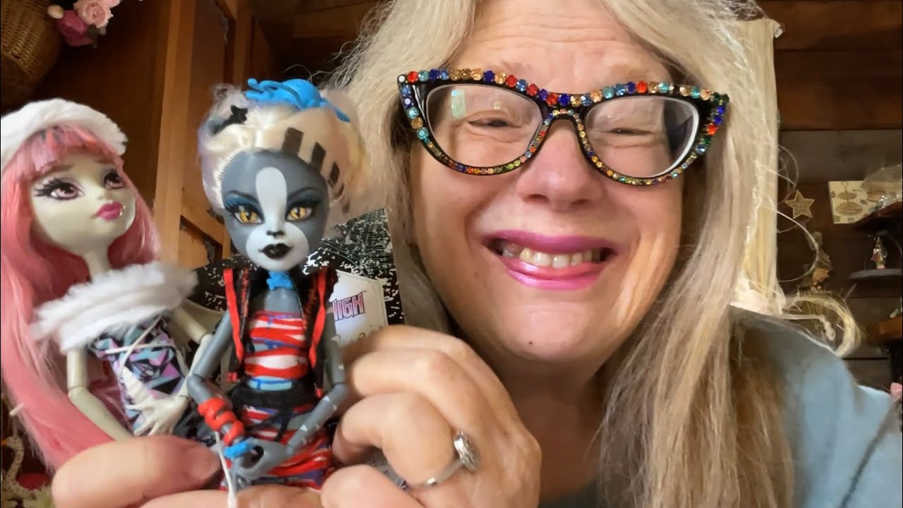 Gentle ASMR 🕊️✨ Monster High Dolls ✨ Relaxing Soft Whisper (Crinkles)