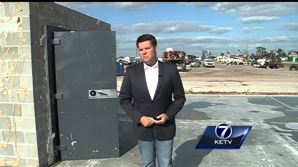 Security cameras capture Pilger tornado destruction