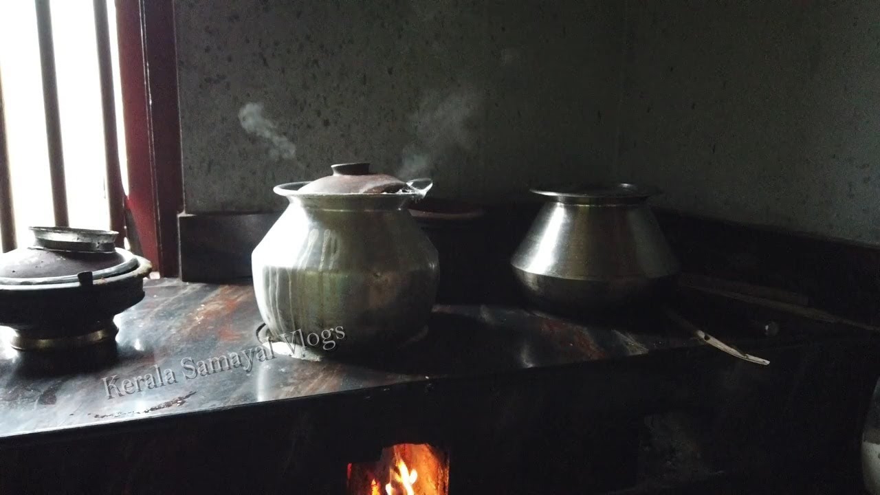 Our kitchen in Kerala || fire wood stove || Heavy Rain || breakfast || Lunch || Tamil Vlog