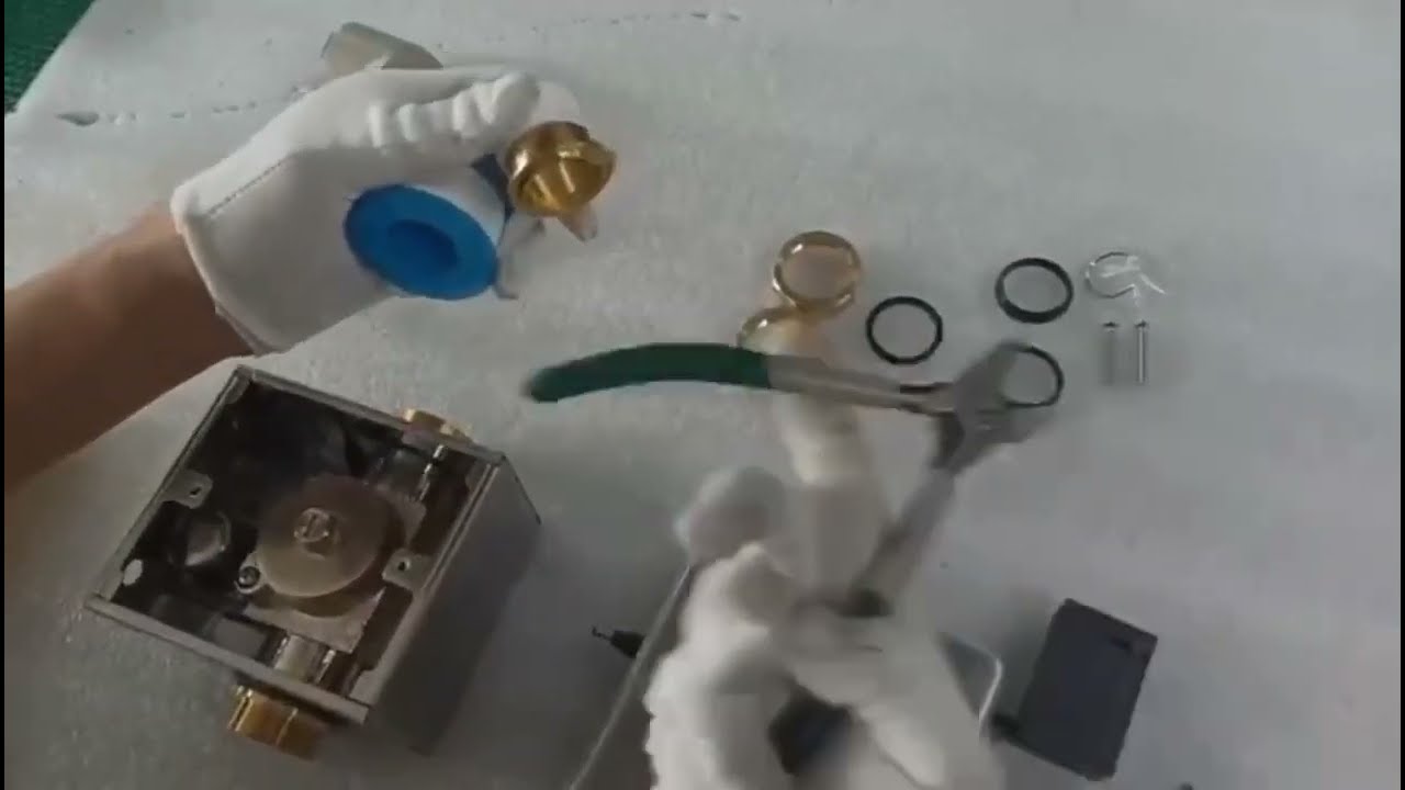 HIGH QUALITY : The concealed sensor flush valve