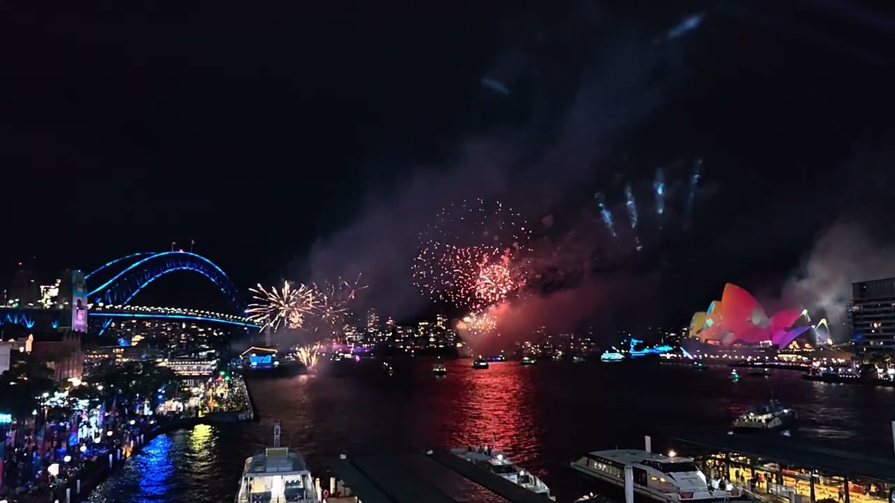 2025 0523 - Vivid Sydney Opening Night in 2025 .. Its My First time and I liked it ☺️