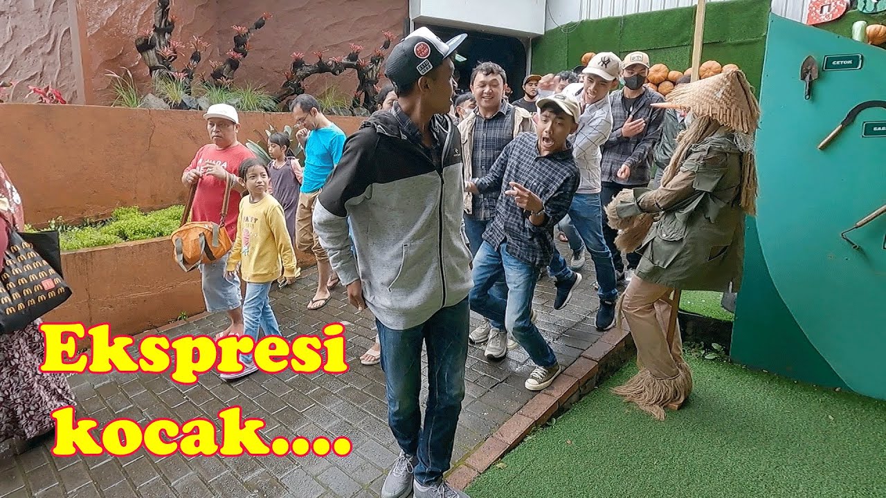 Semua pada kaget..!! Scarecrow prank