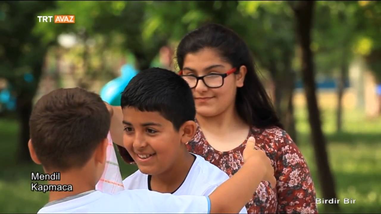 Mendil Kapmaca Nasıl Oynanır? - Türkiye -  Birdirbir - TRT Avaz