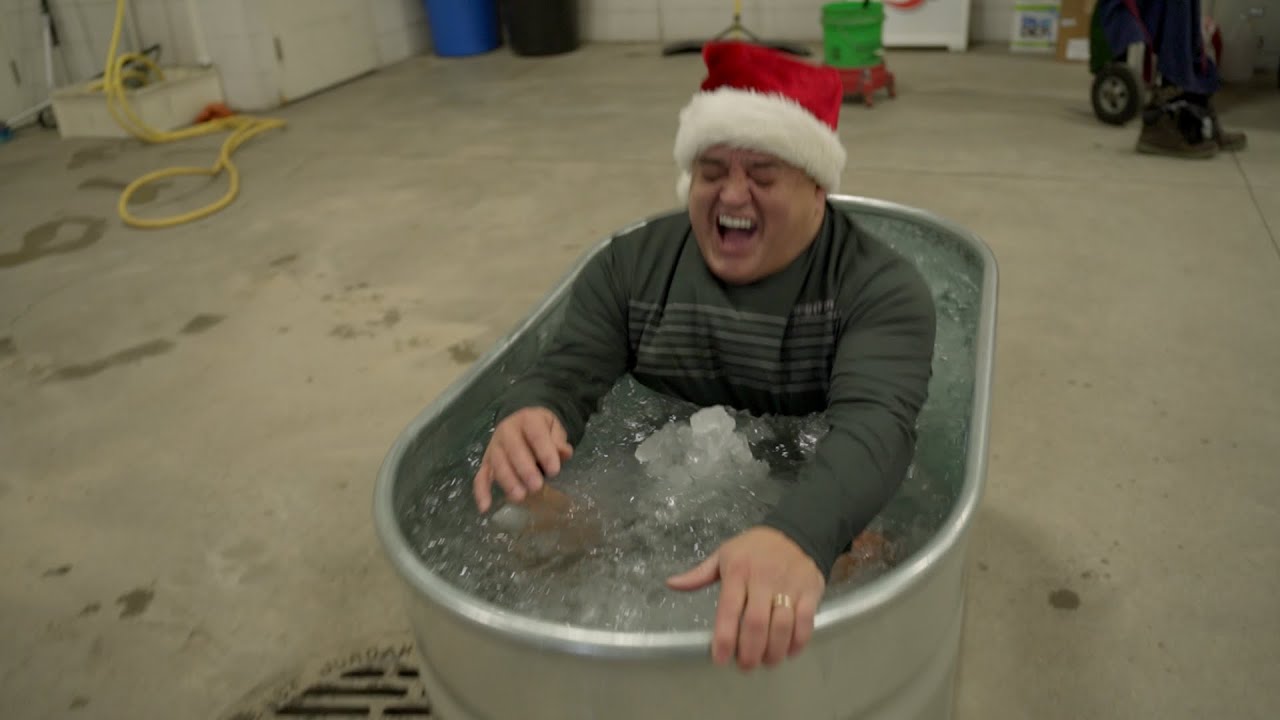 Доминго совершает «купание в ледяной воде» ❄