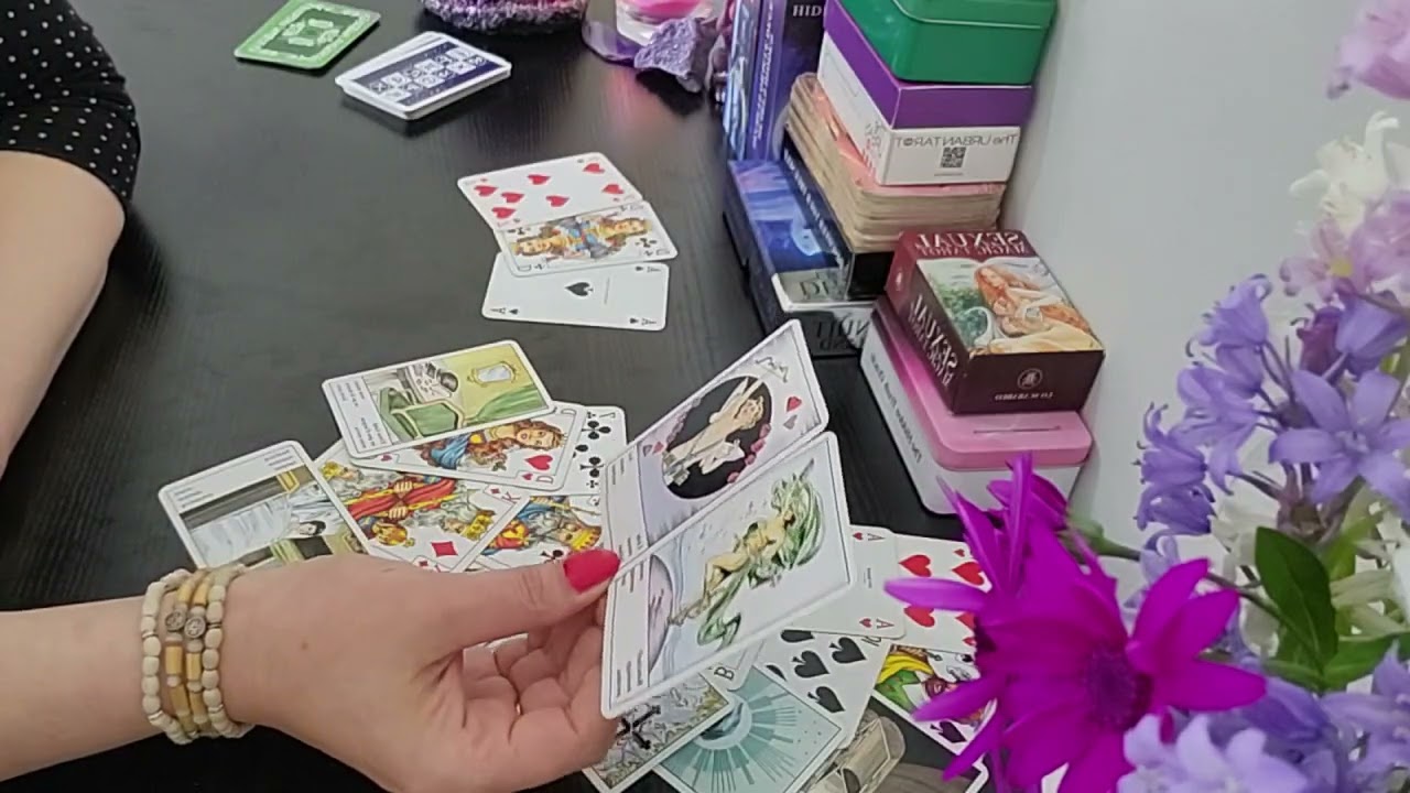 🔮Eşti singur/ă? Ce apare pentru tine în perioada următoare?