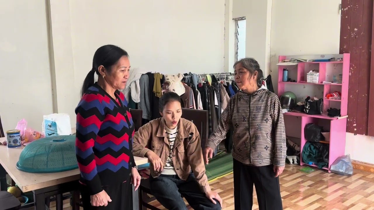 Hai ba chach nham danh da. Không tôn trọng chồng 