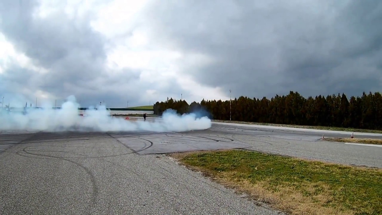 Nissan silvia killing tires | 