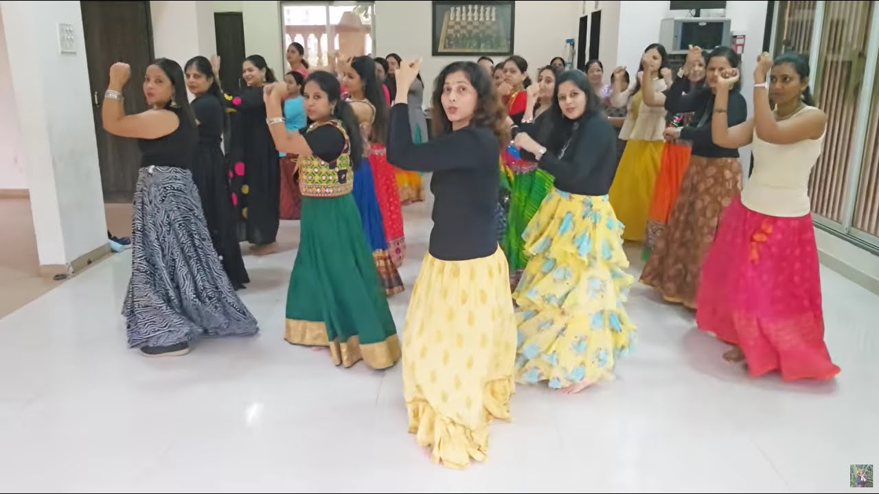 20 Mins Falguni Pathak Hits Easy Cardio Workout | Dance Your Way to Fitness