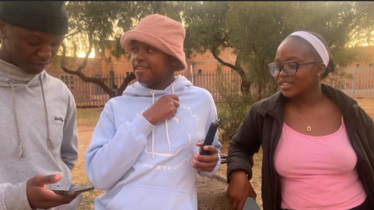 making couples switch phones for 60 seconds (must watch 🤯😱)