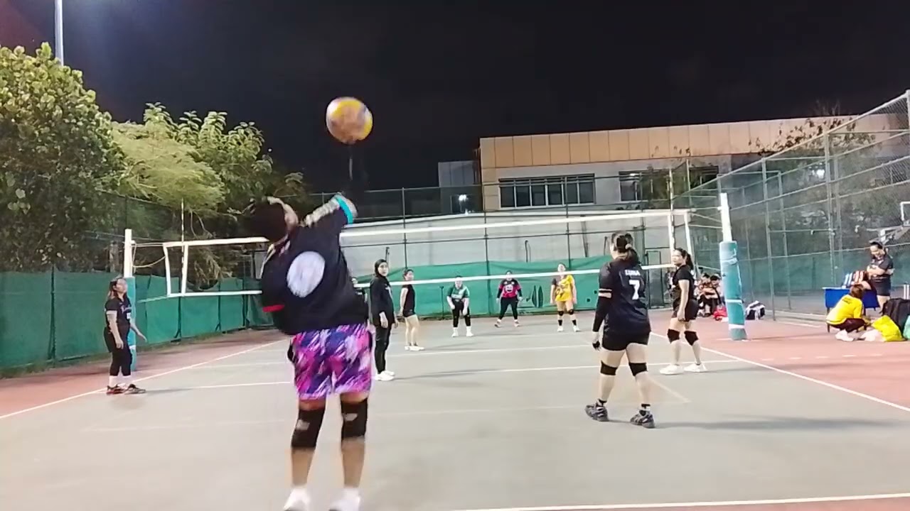 SWEATY THURSDAY 02/26/2026 || Fun Game (All Girls) CROSSOVER #1
