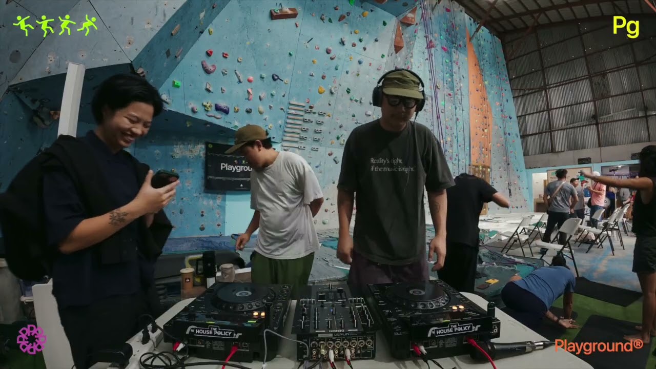Playground DJ SET Wall