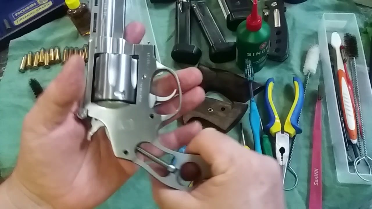 3°Parte)REVÓLVER CAL.38 . LIMPEZA E DESMONTE EM DETALHES. 3° PARTE
