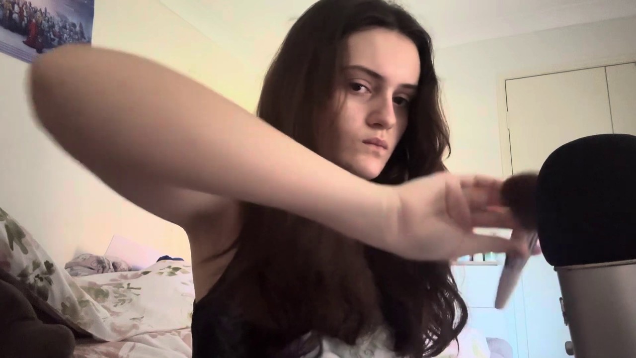 Wizza ASMR - Mic Brushing and Pumping