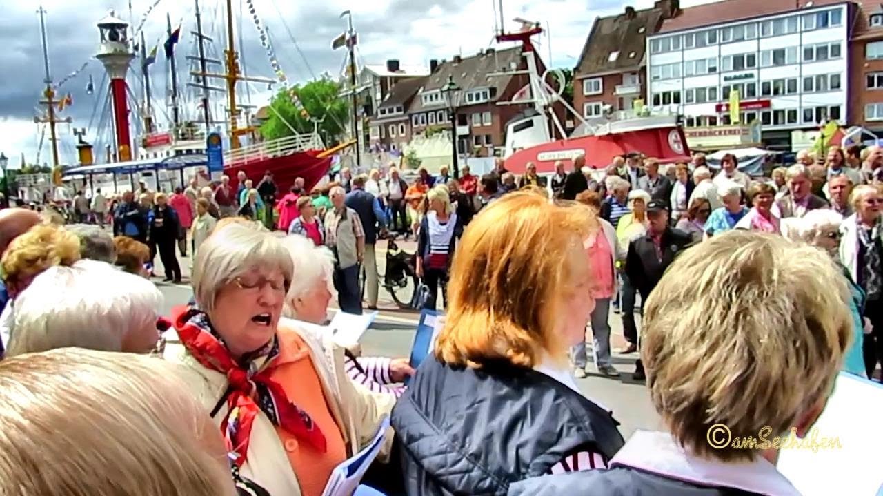07 Emden 2014 Guinessbuch größter Shantychor Blaue Nacht im Hafen Weltrekord