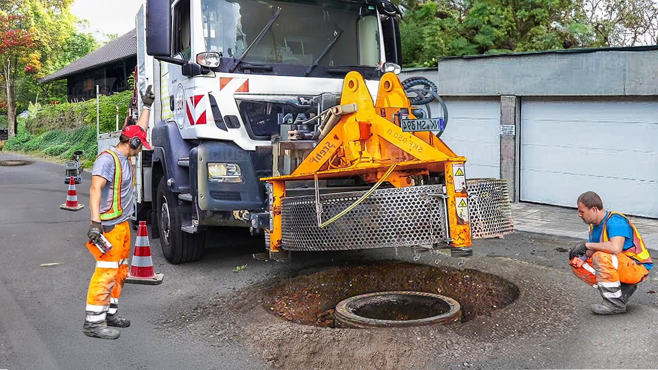 Germany’s Genius Way to Quickly Repair Giant Manholes in Middle of Street